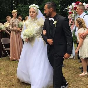 Meet your Posher, Zora